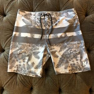 Hurley men’s board shorts, waist 36